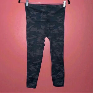 Spanx Camo Capris